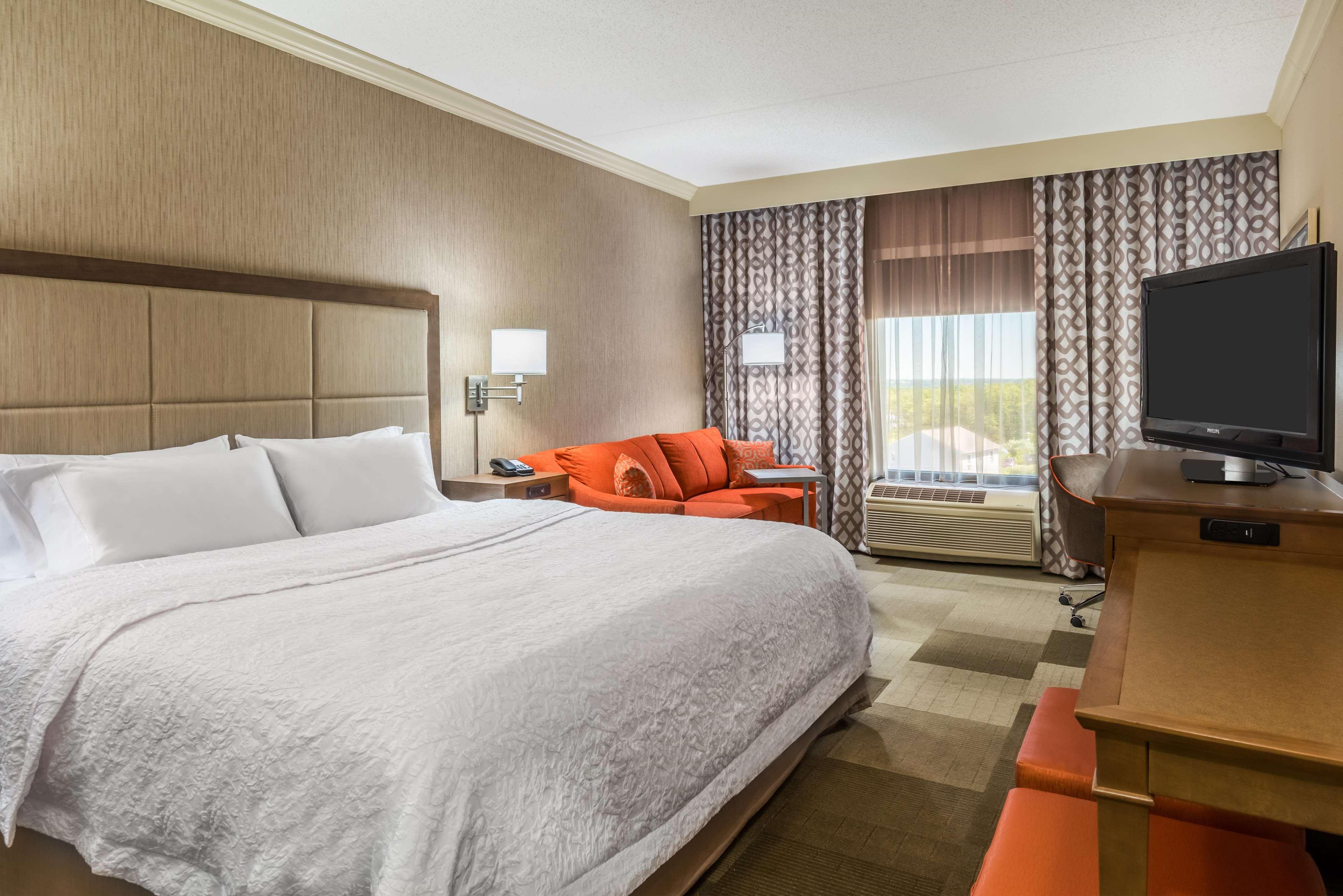 Hampton Inn Coventry-Warwick Area Экстерьер фото