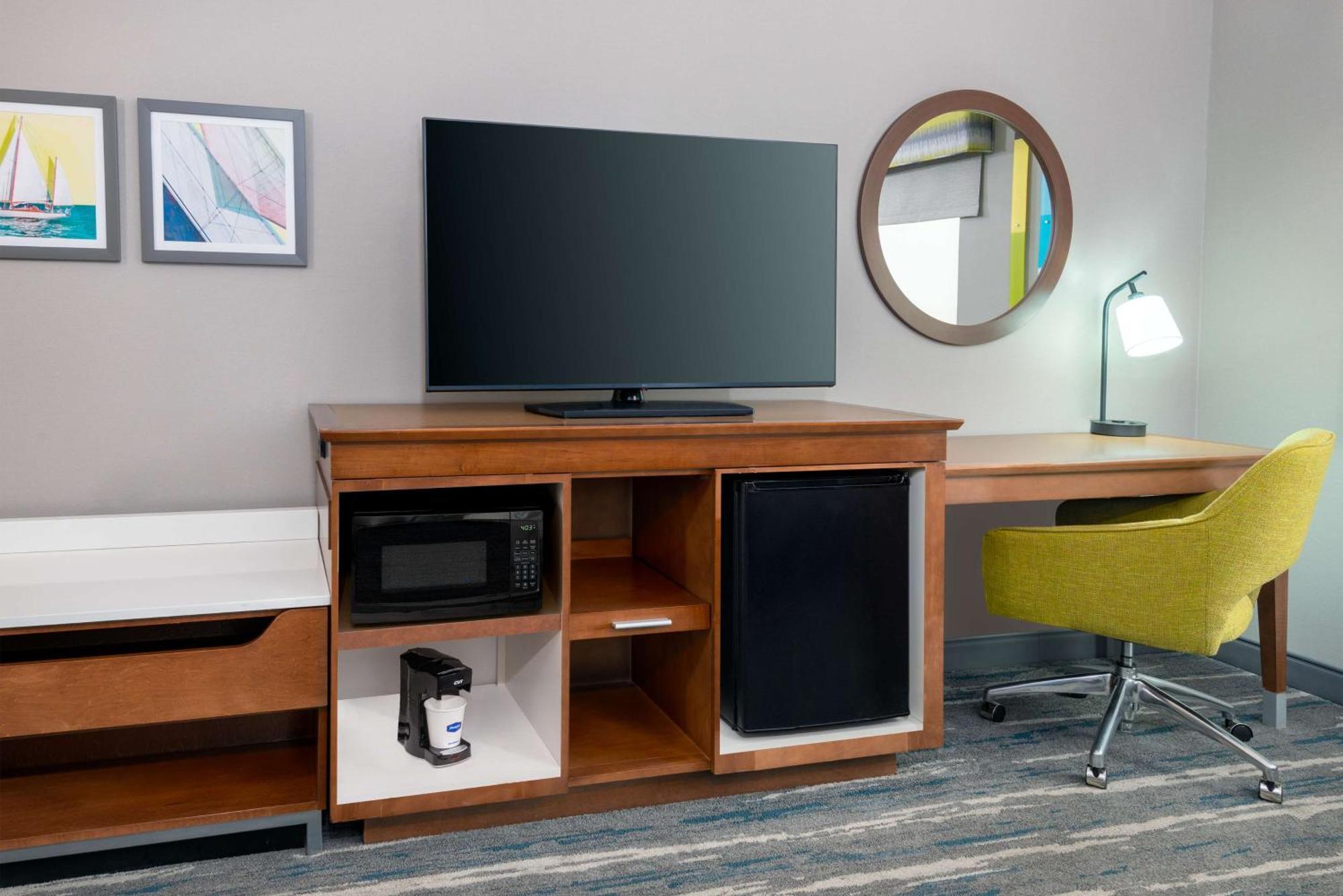 Hampton Inn Coventry-Warwick Area Экстерьер фото