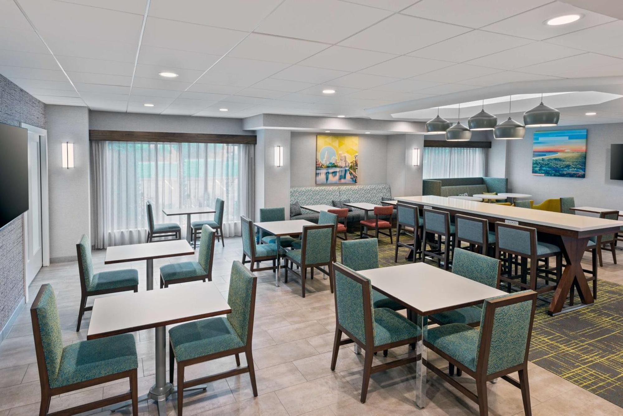 Hampton Inn Coventry-Warwick Area Экстерьер фото