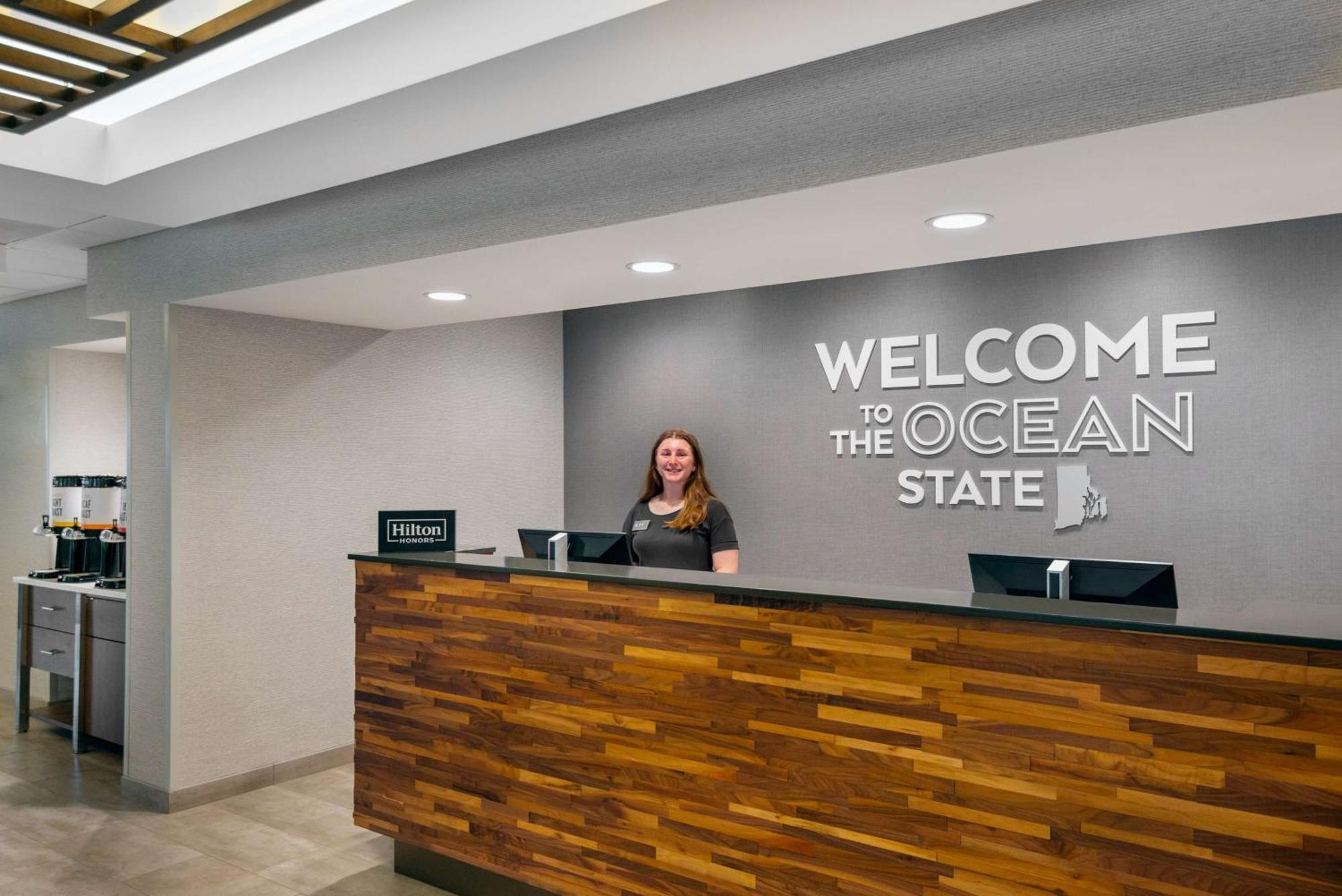 Hampton Inn Coventry-Warwick Area Экстерьер фото