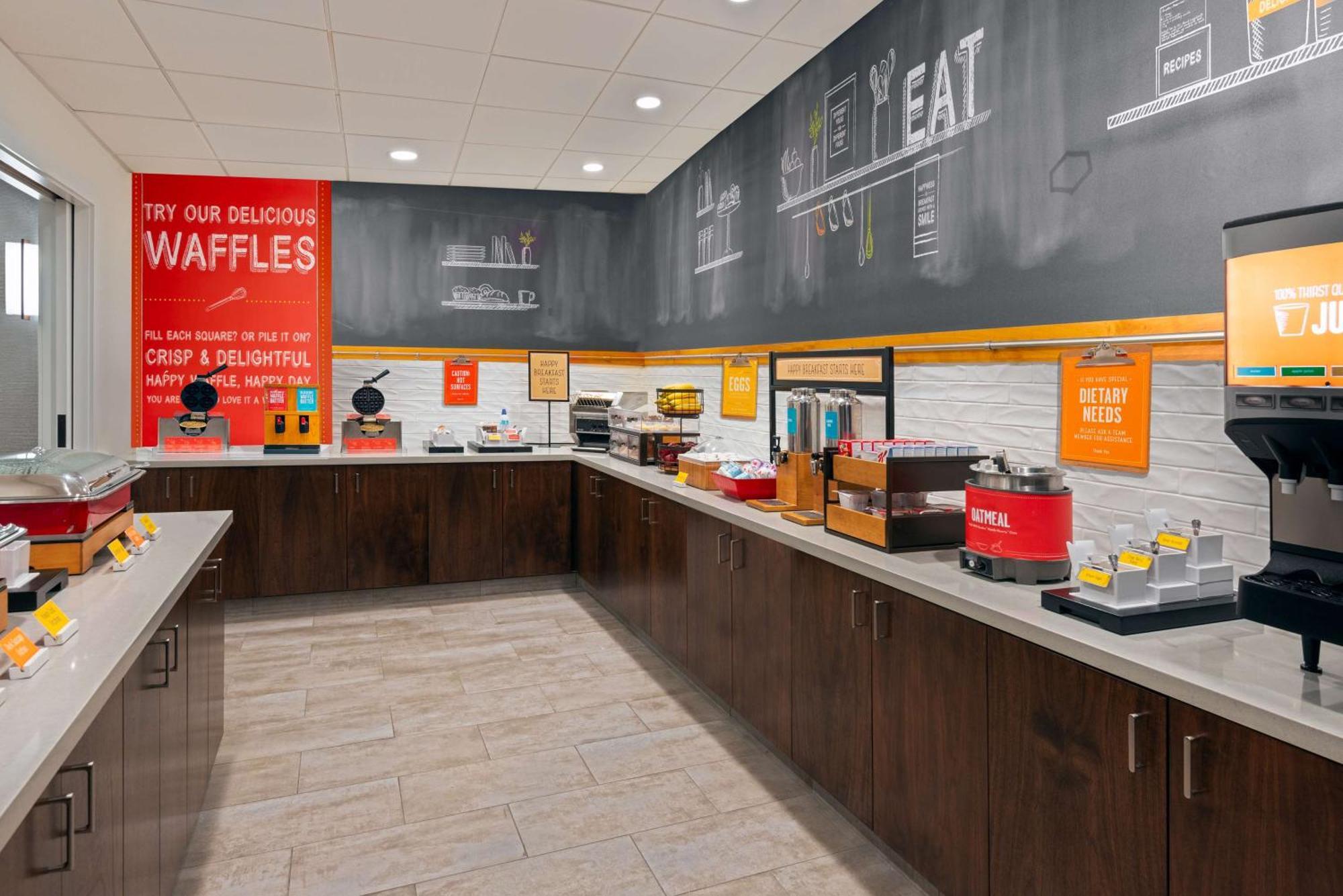 Hampton Inn Coventry-Warwick Area Экстерьер фото