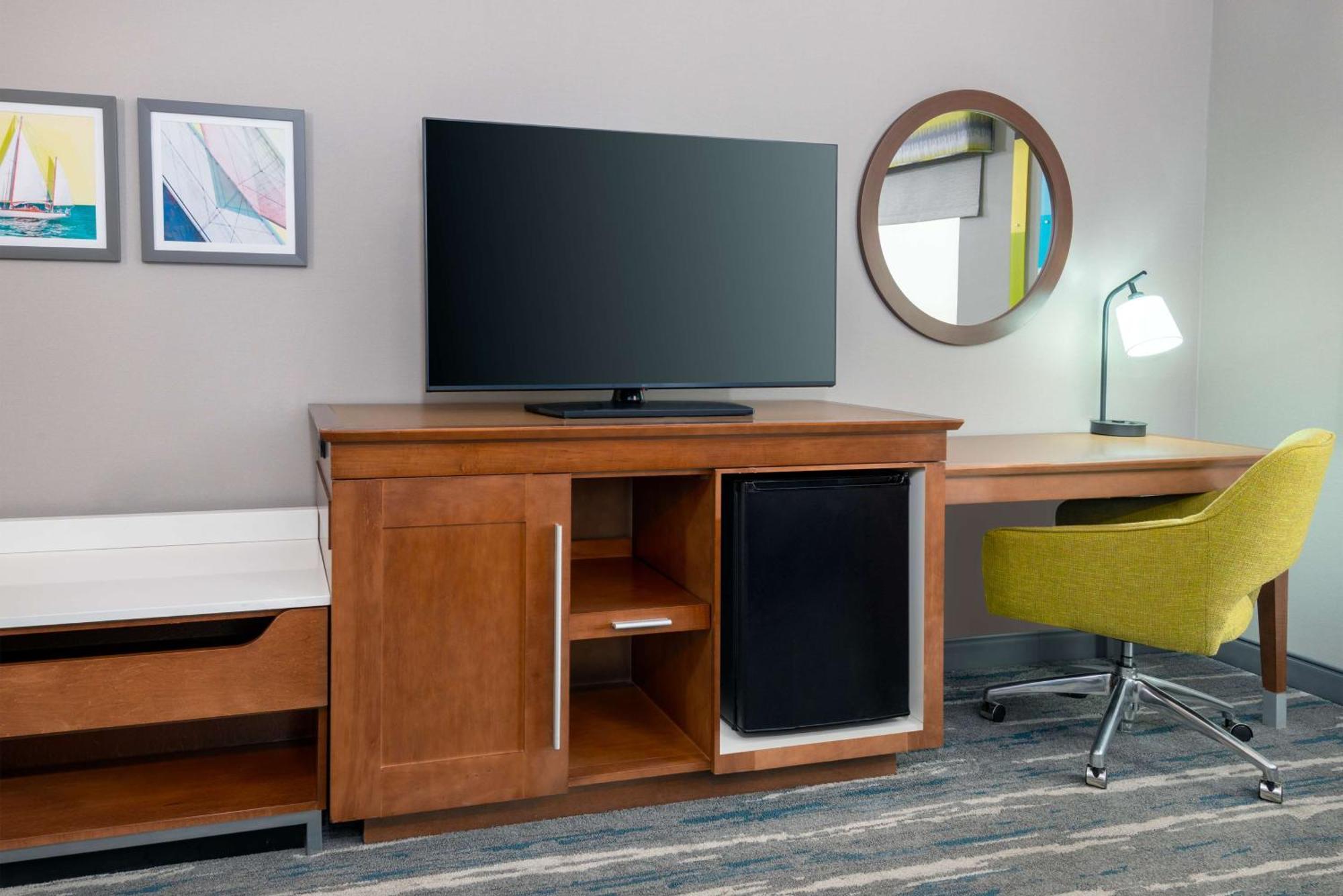 Hampton Inn Coventry-Warwick Area Экстерьер фото