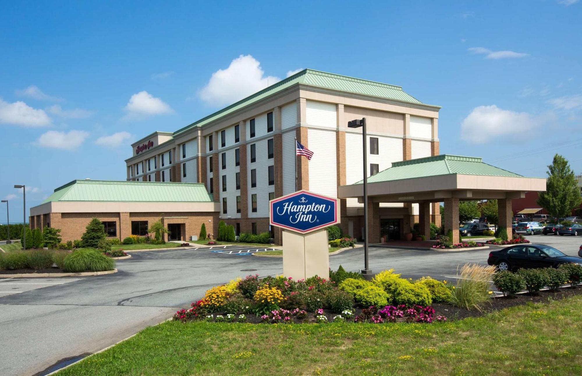 Hampton Inn Coventry-Warwick Area Экстерьер фото
